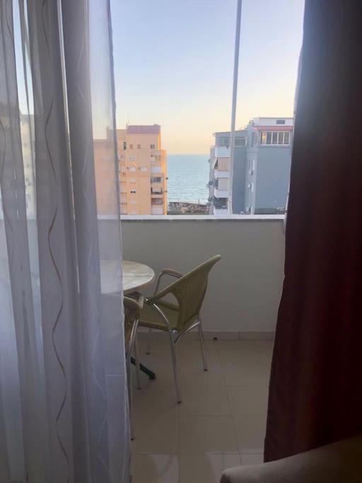 Cozy 1-Bedroom Flat, Beachside Durrës 外观 照片